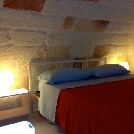 Cantaluna Bed & Breakfast 3*